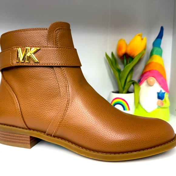 Michael Kors Shoes - SALE! 😌😌❤️❤️❤️❤️ boots 👢! Brand new authentic ankle boots